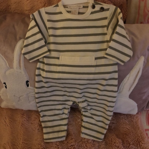 New with out tag hanger included Savannah Baby striped one piece - Picture 1 of 4